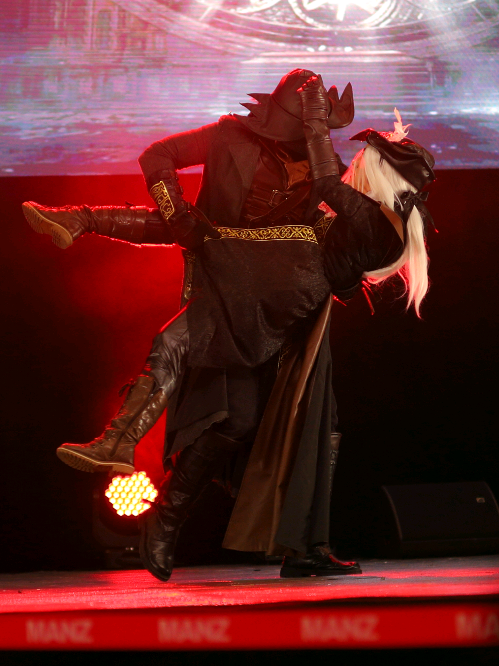My bloodborne dancing performance #bloodborne #performance #iberanime #iberanimeopo #ladymaria #bloodbornecosplay #bloodborneedit #thehunter #soulsborne #darkfantasy 