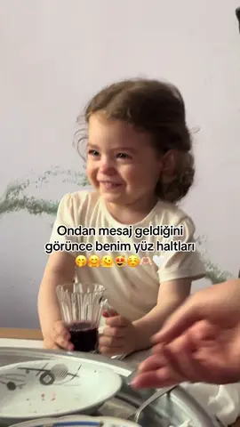 Ağlamalı gülmeli bişeyler bişeyler🥰😍#keşfetteyizzz #keşfet #keşfetbeniöneçıkar #fypシ゚ #akımvideoları #kocamdakocammmmmm #keşfetalbeni #sevgili #kızçocuğu #evlat #çocuk #sevgilim #akımsal 