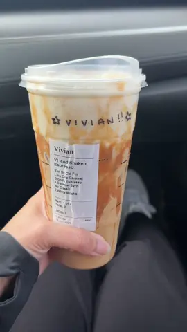 The barista wrote my name so cute 🤩 #starbucks #coffee #coffeetiktok #coffeetok #coffeetime #shakenespresso #fyp #foryoupage 