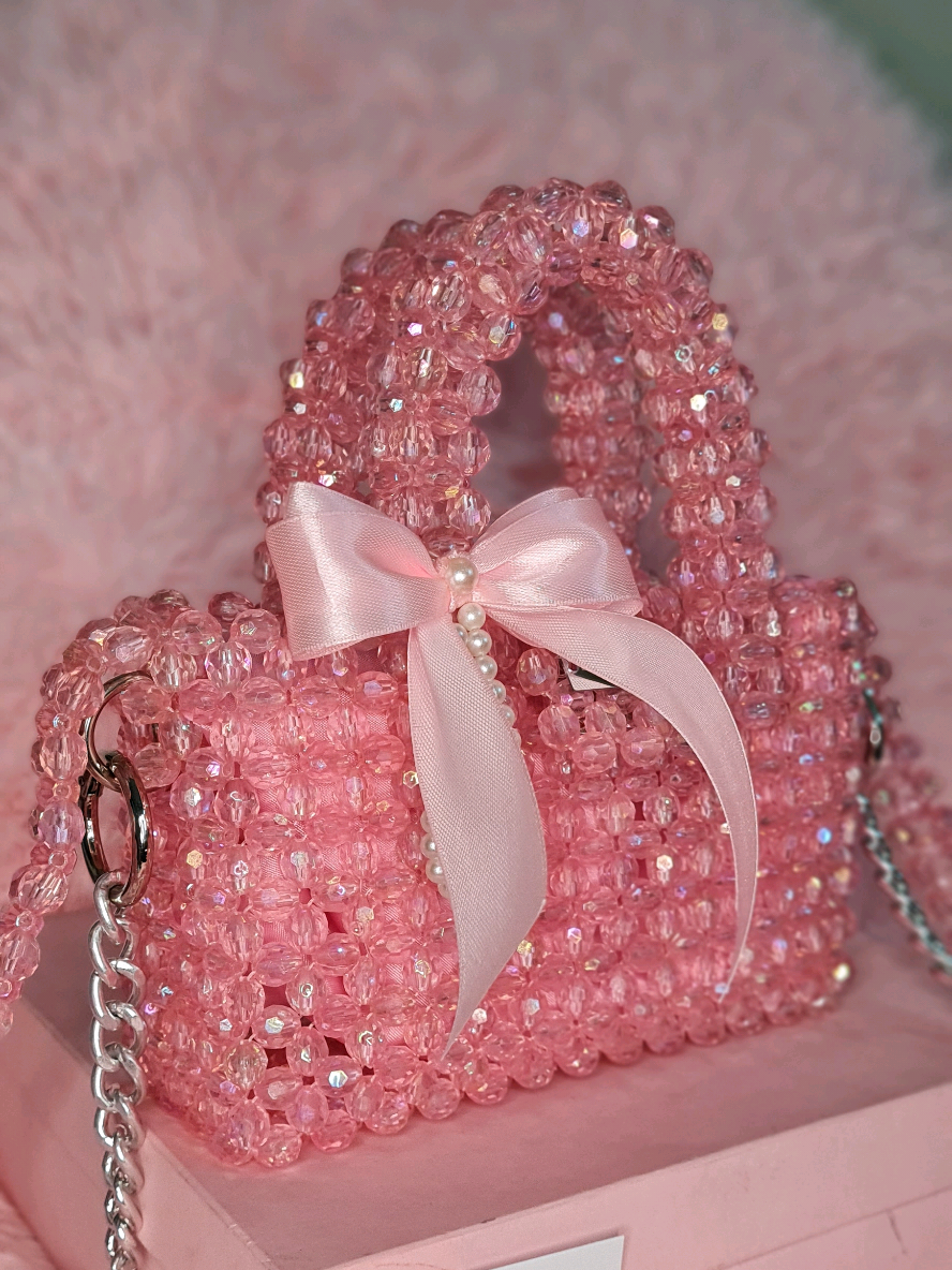 Pink 🎀 #pinkbags #luxurycheapbags #handmadebags #pearlbag #handmadegifts 