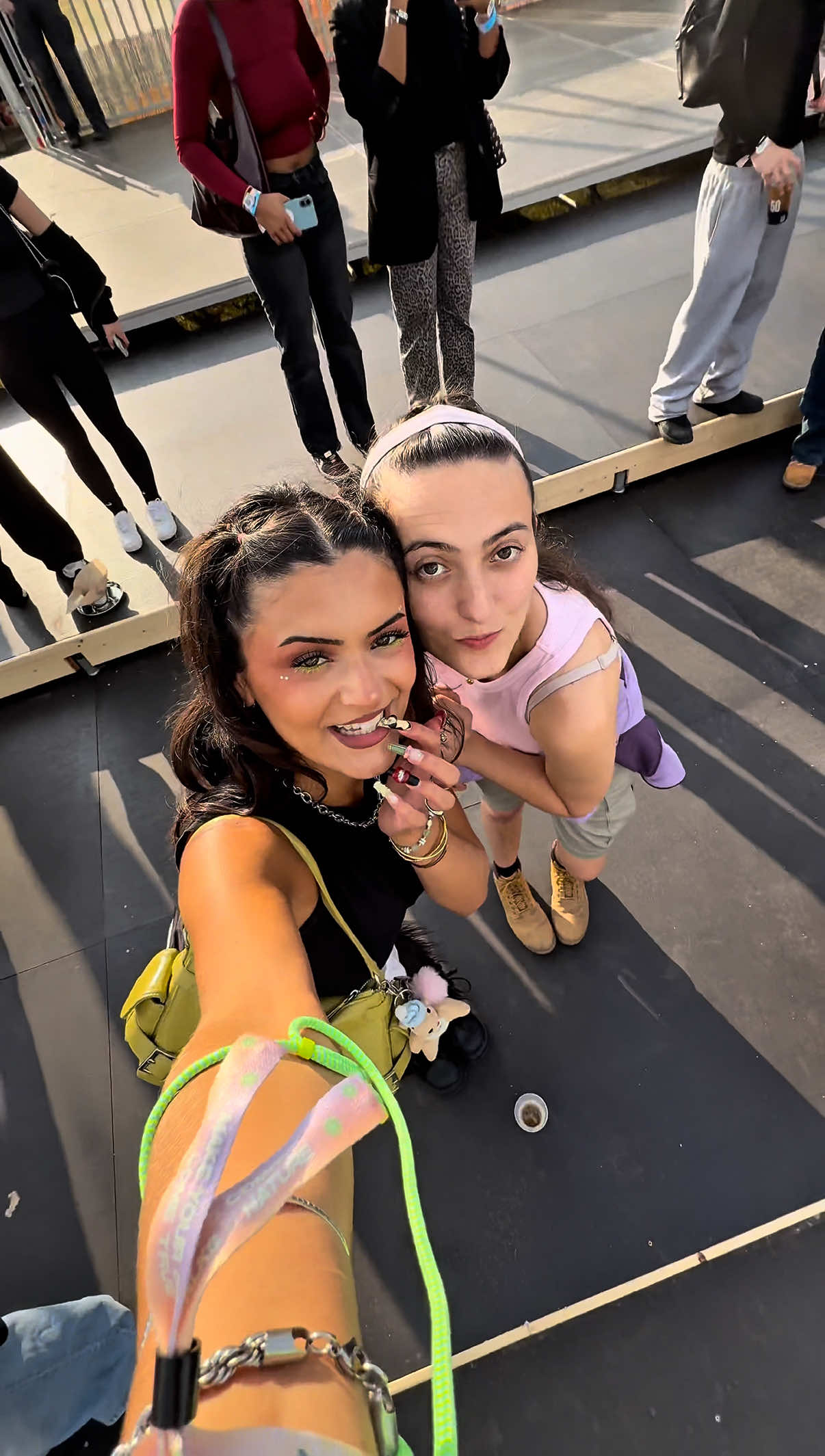 @SDM - ALVALM 🎱 tu es venu me choquer et ça a marché !!  merci encore à @welovegreen et @JBLeurope pour ces deux jours 💚 #welovegreen #sdm #theodora #tiakola 