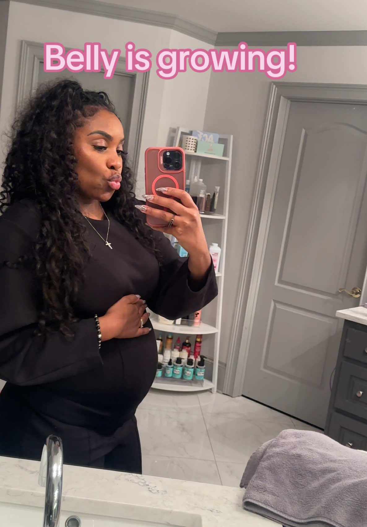 I’m a little over half way! 😍 #babybump #expectingmom #22weekspregnant #ivfjourney #ivfwarrior 