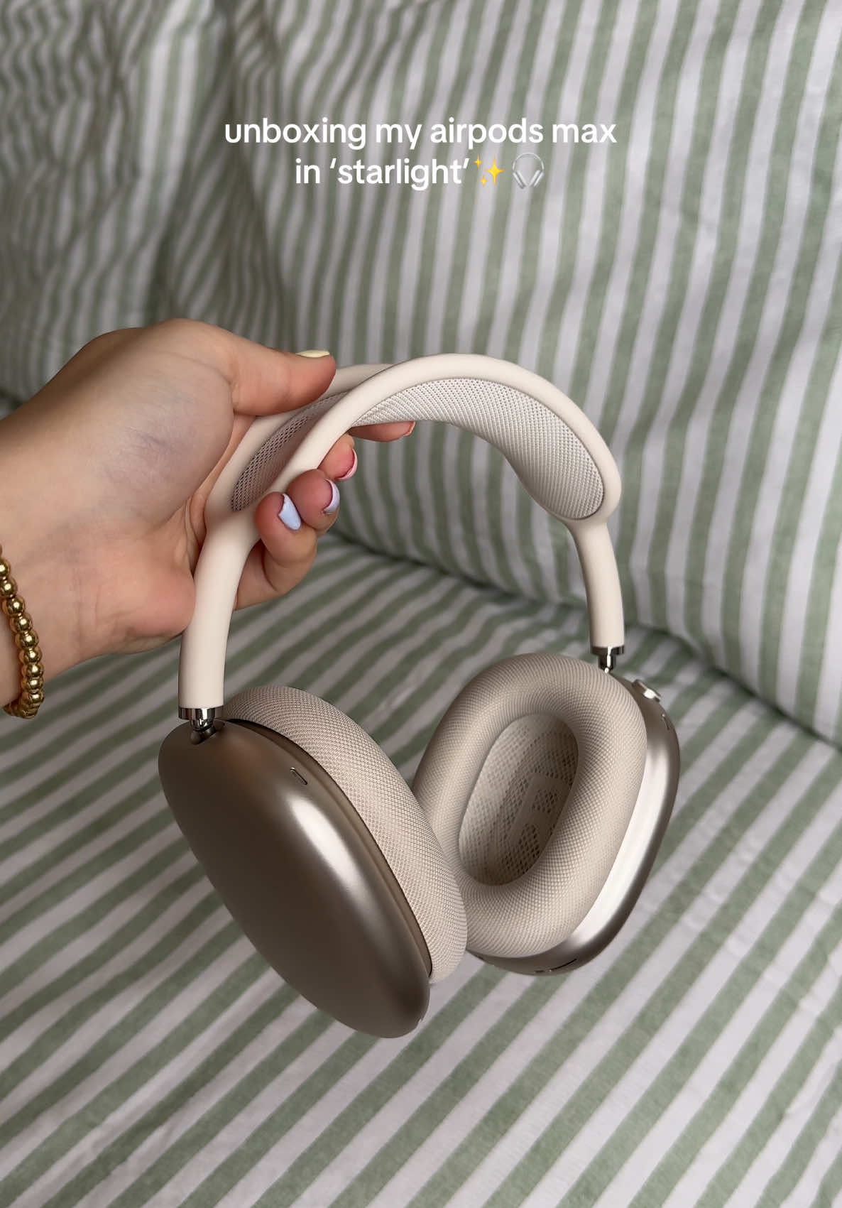 wanted these forever so decided to treat myself 🎧⭐️✨ #fyp #airpodsmax #apple #unboxingasmr #appleunboxing #airpodsmaxunboxing #fangirl 