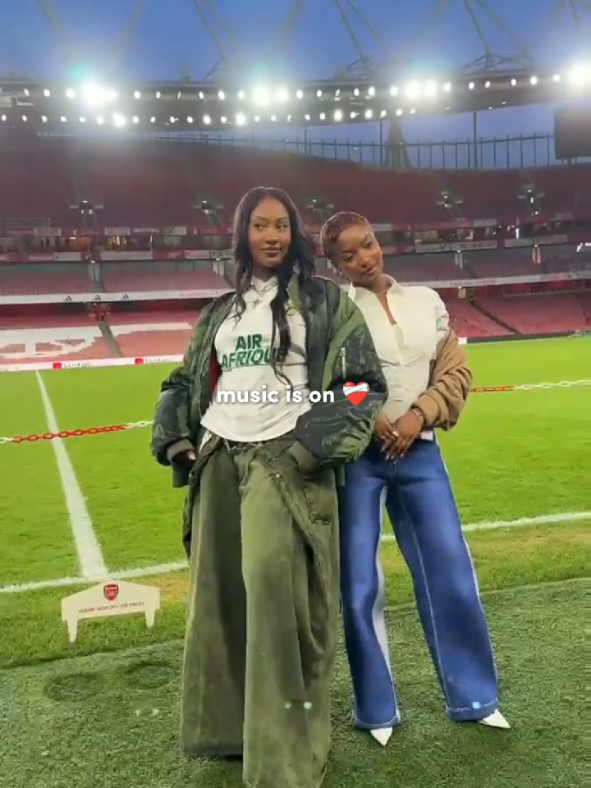 Amazing! 😍❤️⭐ . . #tems #edit #trending #constellations #ayrastarr #besties 