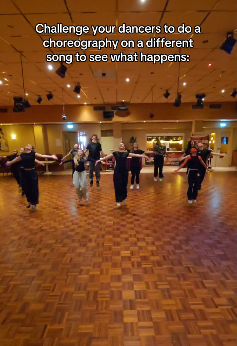 Hey maar dit nummer is memories😂😂😂 #dancersoftiktok #dancerthings #dancechallenge #danceideas #dancecrew #valerievanleeuwen 