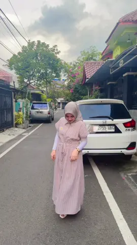 Tolong ini dressnya cakep banget🥰😍✨🍂 #dress #trend #mididress #fyppppppppppppppppppppppp #viralvideo #fypage #berandatiktok #fypシ゚ #fypviralシ #fashion #masyaallahtabarakkallah 