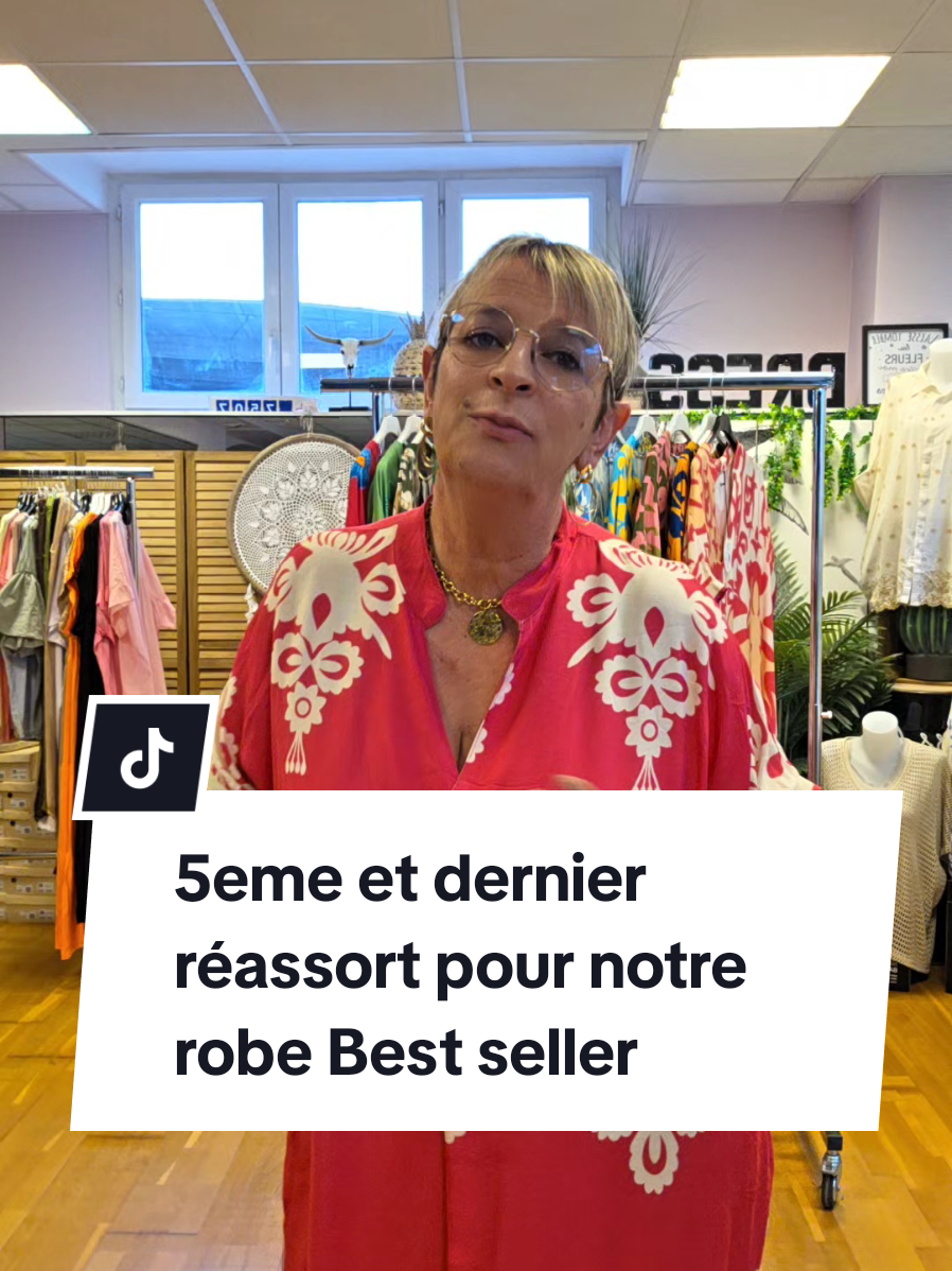 Vous pouvez la commander en m'envoyant un message en précisant le modèle et la couleur souhaitée.  #robe #robeete #dresscodegap #robegrandetaille #curvyfashion #curvy #plussize 
