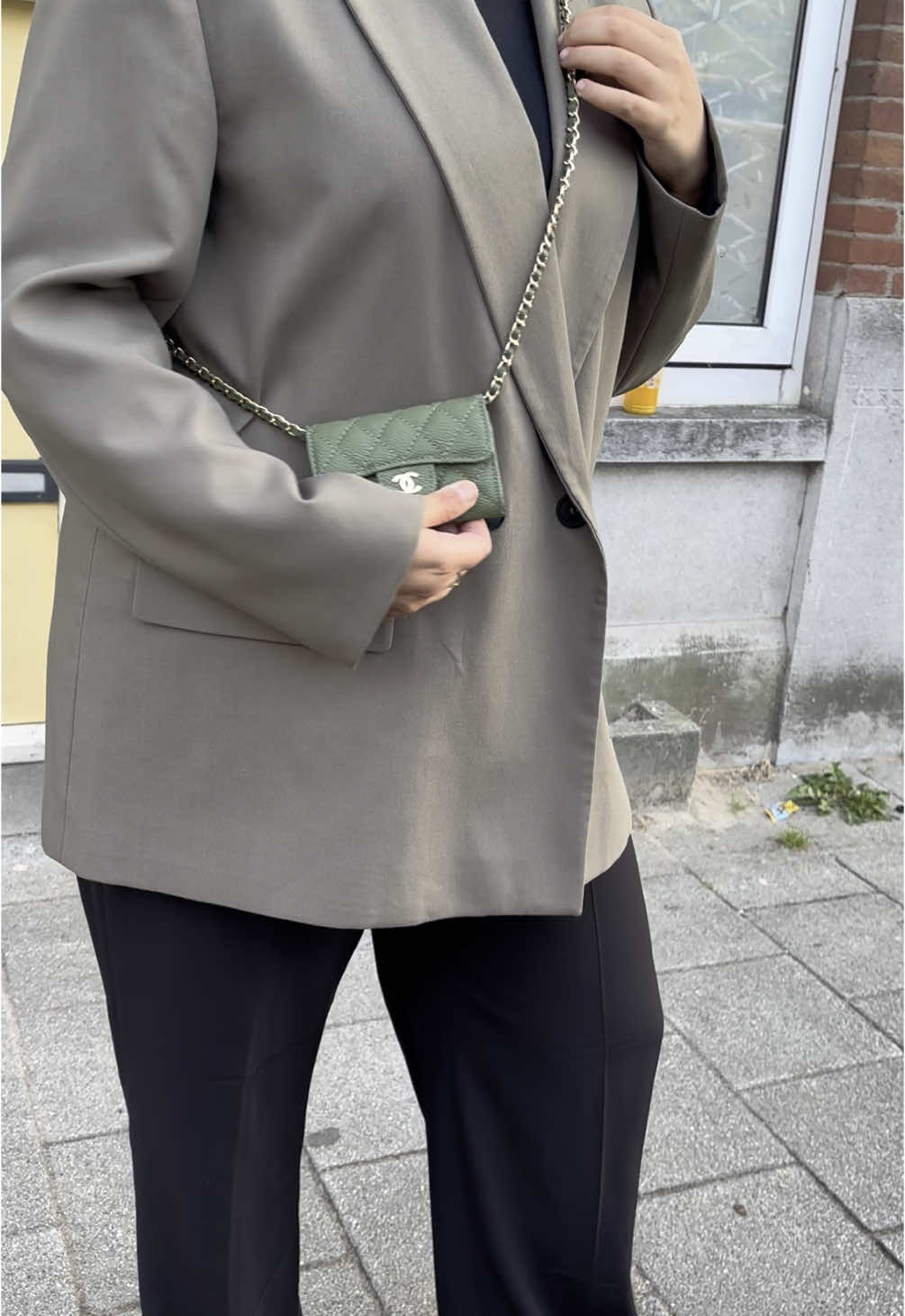 🤍the details🤍 #chanel #chanelmini #minichanel #minibag #microbag #wearablewallet #wallet #designerwallet #designerbag #minidesignerbag #thebabyvogue 