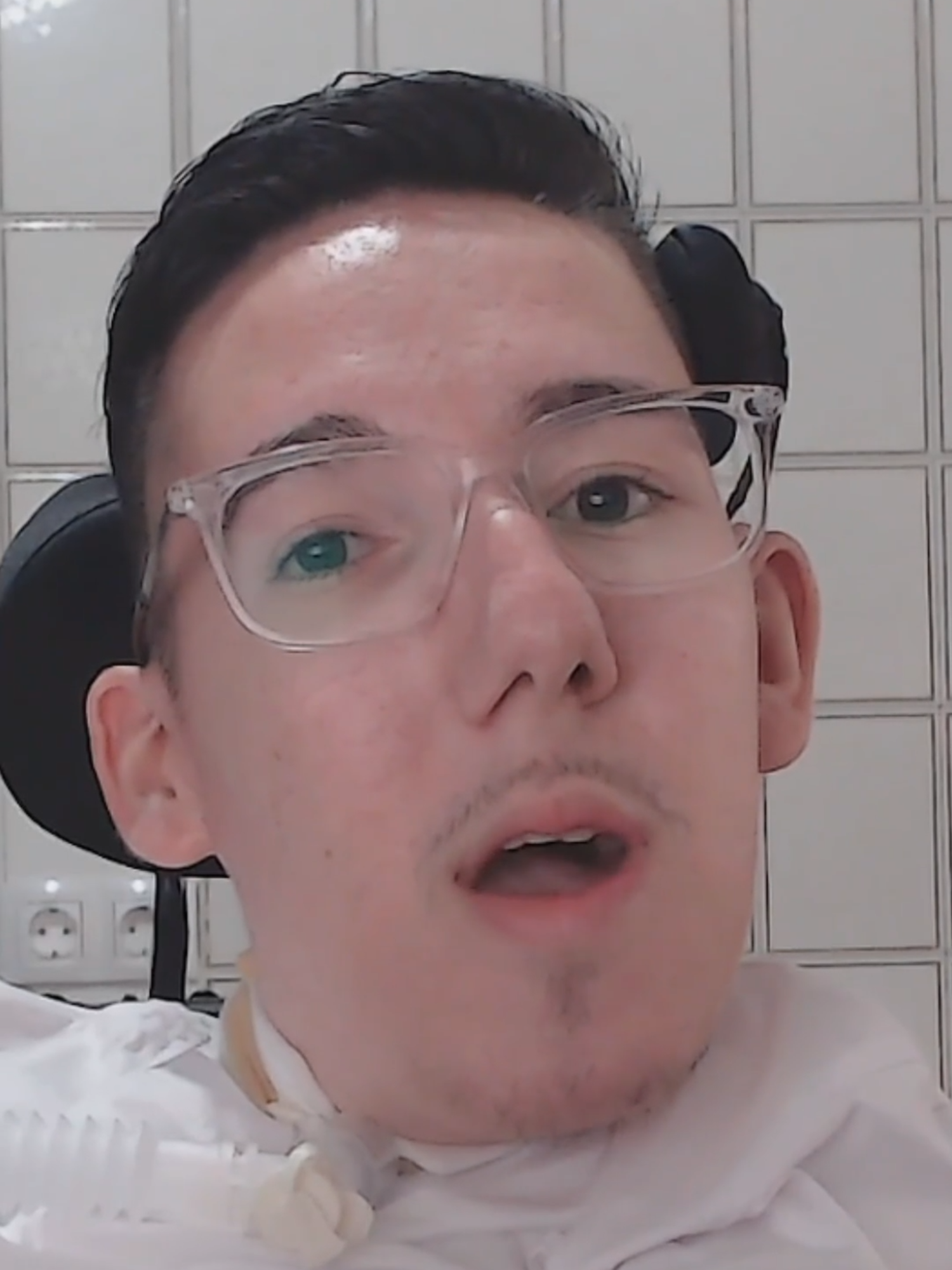 TENGO UN PROBLEMA. #brianeitor2002