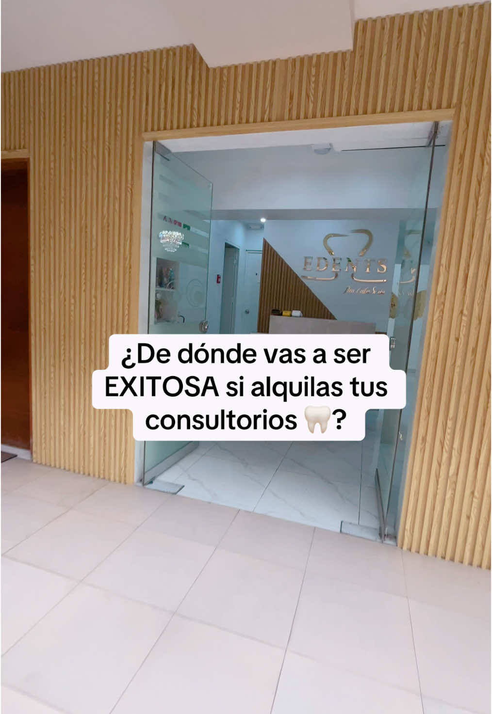 En @Clínica Edents & Toothkit  alquilamos consultorios desde 25 soles ‼️  Ig: Dra. Erika Soria👚  #alquiler #alquilerconsultorios #consultoriodental #clinicadental #surco_lima #dental #dientes #dentista #dentist #dentistaentiktok #dentistanotiktok #dentistatiktok #odontologia #odontologatiktok #fyp #paratii #foryoupage #odonto #estudiantesdeodontología #odontostudent #limaperu🇵🇪 #alquileres #sillondental #odontologosentiktok #odontologa  @Variza construcciones👷🏻‍♂️ 