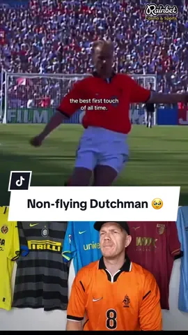 That first touch though 😮‍💨🫡You don’t see many players like Dennis Bergkamp these days… 😪 #arsenal #coyg #epl 