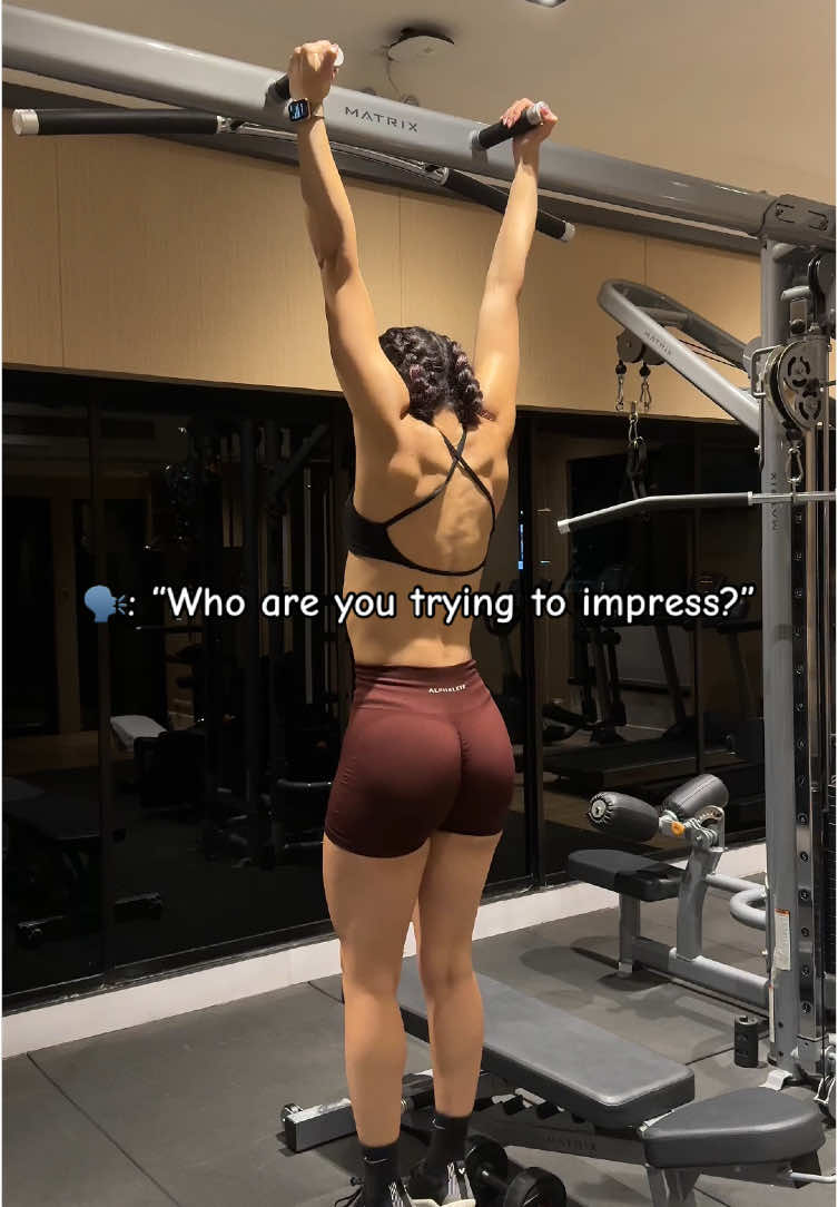 I owe it to her - she never gave up. #pullup #pullups #womenpower #GymTok #gymprogress #gymgirls #womenwholift #fitspo #fitgirl #fittness 