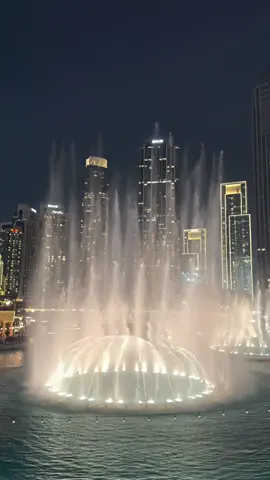 Dubai🇦🇪 #fypシ゚viral #loving_dubai #foryoupage #dxblove #اكسبلورfypシ゚_explore❥ #foryou #goviral #dubai🇦🇪❤️ #lovindubai #tiktoktraditions #explore #tiktok #Viral #tiktokdubai🇦🇪 #burjkhalifa #dubaimall 