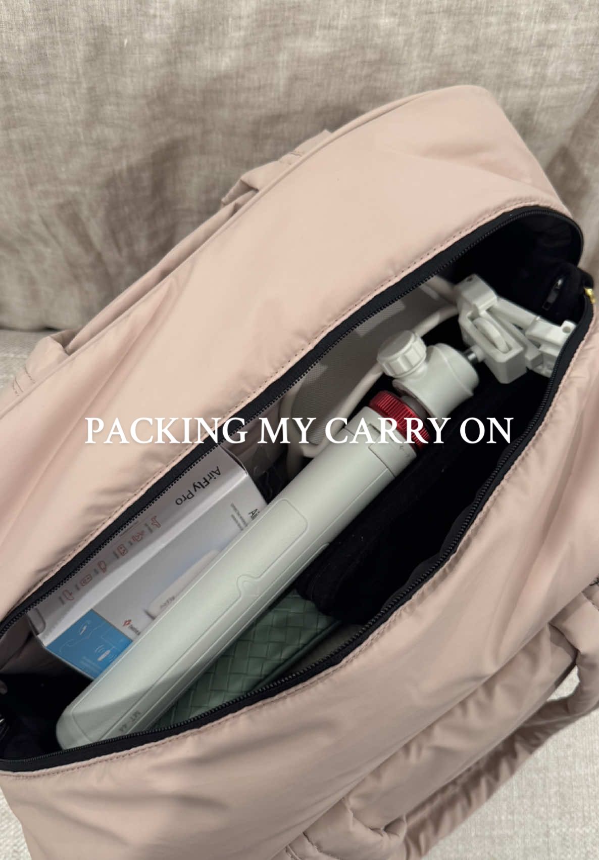 Just a girl and her 47 lb carry-on ✈️#asmr #packwithme #travel #chicago #travemusthaves  #contentcreator #essentials #amazonfinds 