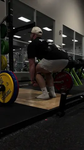 Measly 397lbs after a year off deads #fyp#foryou#lifting#training#powerlifting#deadlifting