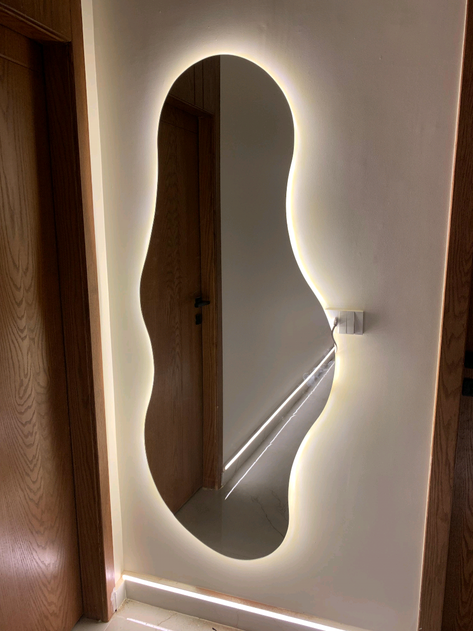 📢 المرايا اللي هتغير شكل بيتك وصلت! من MODERN MIRROR 🪞✨ 📏 مقاس كبير: 170×70 سم 🪶 مرايا عشوائي جريش 4 مللي 💡 إضاءة ليد ناعمة وعصرية 🛠️ شاسيه تثبيت جاهز 🚚 وتوصيل لحد باب البيت 🧩 وكمان متاح تنفيذ جميع الأشكال والمقاسات المختلفة 💪 شكلها فخم ✨، خامتها تقيلة 💪، ومناسبة لأي مساحة مودرن الكمية محدودة، متفوتش الفرصة! 📲 اطلبها دلوقتي على واتساب: 01095485186 أو كلمنا في الكومنتات والرسائل 💬 #MODERN_MIRROR #مرايات_مودرن #مرايا_عشوائي #مرايات_ليد #ستايل_بيتك #ديكور_راقي #توصيل_حتى_البيت #تفصيل_حسب_طلبك 