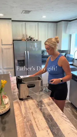 We absolutely love ours! #FathersDay #fathersdaygift #fathersdaygifts #kitchengadgets #kitchenware #deepfryer 