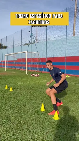 Quer evoluir como zagueiro e dominar sua área com segurança? Neste vídeo, mostramos 3 exercícios específicos para desenvolver as principais habilidades de um defensor: posicionamento, antecipação e tempo de bola. Ideal para atletas, treinadores e preparadores físicos que querem elevar o nível defensivo do time. ⚽🛡️ 🔁 Treinos aplicáveis em campo ou em sessões técnicas. 📈 Indicado para todas as categorias, do amador ao profissional. #futebol #zagueiro #treinofutebol #defesa #treinamentoesportivo #futebolbrasileiro