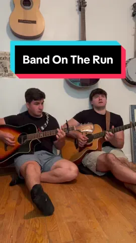 For the band on the run #paulmccartney #wings #70s #beatles #coversong #covermusic #cover #acousticcovers #fyp @Paul McCartney 