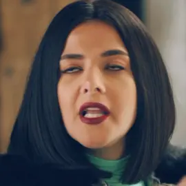 بيلا وهي بتدي نصيحة ادركت إن هي برضو بتعمل كده في راشد وهو مستحملها علشان بيحبها 