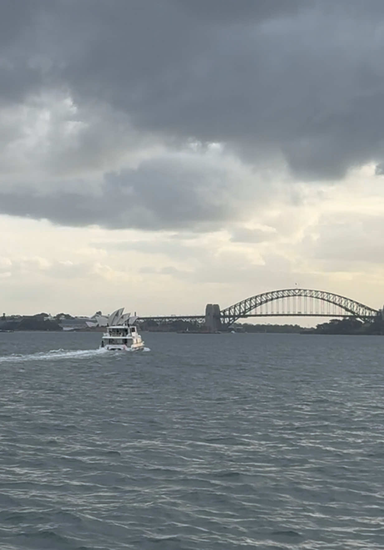 Sydney 🇦🇺📍 #capcut #australia #foryou #sydney #browntiktok #fyp 