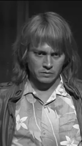 Mi sforzo di sorridere. #emozioni #resilienza #film #forzainteriore #short #didascaliareel #tempiduri 