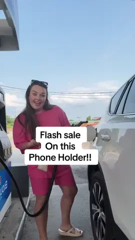 I use this on the daily!! #ttshop #contentcreator #phoneholder #foryoupage #gas 