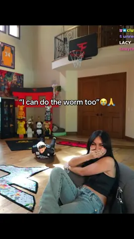 “I can do the worm too”😭🙏 #fyp #foryou #foryoupage #viral #trending #lacy #tarayummy 
