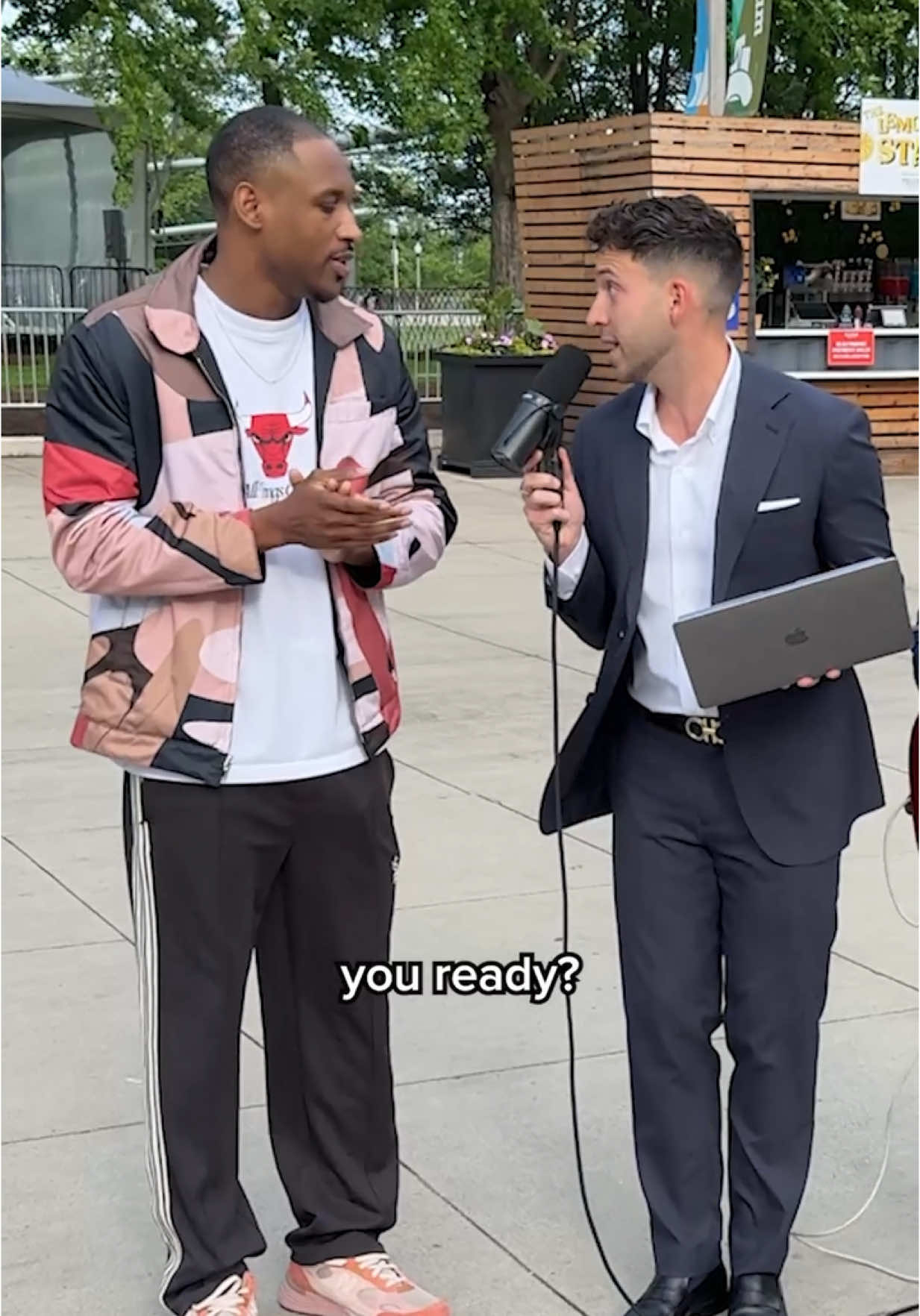 I wasn’t expecting that from this rapper in Chicago🤯 @AUSAR #sing #singing #freestyle #rap 