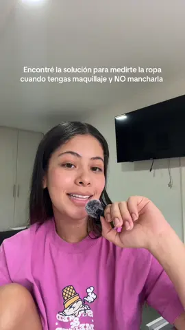 Super tip para medirte la ropa cuando tengas maquillaje y NO mancharla! Esta solución te va a cambiar la vida para las que prefieren maquillarse primero o tienen una marca