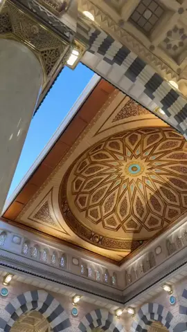 عيد اضحى مبارك🤍تُفتح القباب المتحركة في المسجد النبوي بشكل آلي ثلاث مرات يوميًا: بعد صلاة الفجر، وبعد صلاة الظهر، وبعد صلاة العشاء. وتفتح أيضًا بعد انتهاء صلاة الجمعة مباشرة.#اللهم_صلي_على_نبينا_محمد #المدينه_المنوره #سبحان_الله_وبحمده_سبحان_الله_العظيم #المسجد_النبوي #عيد_الاضحى 