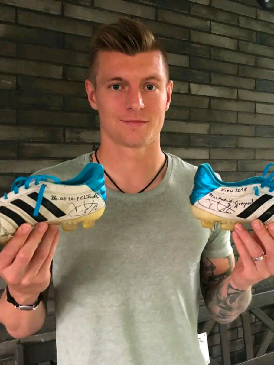 Đôi giày của Kroos - Không chỉ là giày, mà còn là tri kỷ #kroos #tonikroos #football #wika #wika3soc 