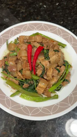 Cambodian Stir Fry Pork w/ Morning Glory 🔥🙏🏼 #stirfrymorningglory #stirfryporkbelly #stirfriedmorningglorywithmincedpork #cambodiatiktok #cambodianfood🇰🇭🇰🇭 #cambodianstirfry 