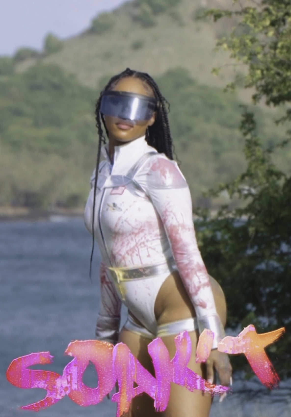 💦 Soak’t by XUVO 💦 Prépare-toi à te faire tremper dans la meilleure vibe du carnaval de Sainte-Lucie ! 🎉 Paint, powder, water — c’est ça l’énergie Soak’t 💥 🌅 On commence dès le lever du soleil, on danse, on s’éclabousse, on se laisse emporter par les riddims et on vit la vraie essence du Jouvert. 🔊 Paint ✔️ Powder ✔️ Water ✔️ Vibes ✔️ 📍 Avec Xuvo, pendant le carnaval de  — tu sais déjà que ça va être MAD 🔥 @XuvoCarnival @nifarie  #Soakt #Zouvo #JouvertVibes #StLuciaCarnival #GetSoakt #CarnivalExperience #PaintPowderWater