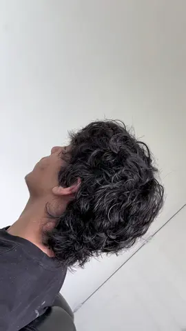 Mod Cut mullet 🔥💈 realizado por @Razic barber #cuidadodelcabello #semiondulacion #mullet #modcut #barbershop #cabellolargo #losolivos #fringe #sanmartindeporres 