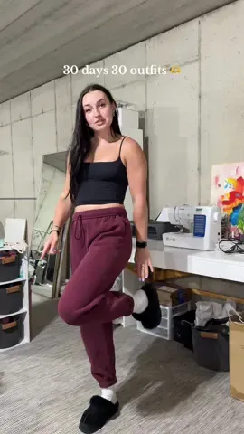 30 DAYS 30 OUTFITS 🫶 DAY 1 || Day in the Studio 🧵 #30daysofoutfits #OOTD #fitcheck #sewing #fyp #professionalathlete #pwhl 