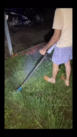 🔥 CHÀO BÁN MÁY CẮT CỎ ĐA NĂNG CHẠY BẰNG PIN – NHẸ, TIỆN LỢI, HIỆU QUẢ 🔥 Bạn đang mệt mỏi vì cỏ mọc um tùm mà không có thời gian hay công cụ phù hợp để xử lý? Giải pháp đây rồi! 🌿 MÁY CẮT CỎ ĐA NĂNG CHẠY PIN – trợ thủ đắc lực cho mọi khu vườn: ✅ Chạy bằng pin sạc – không dây, không xăng dầu, không khói bụi ✅ Thiết kế nhỏ gọn, dễ sử dụng – ai cũng có thể thao tác ✅ Đa năng – cắt cỏ, tỉa cành, làm sạch cỏ dại ở góc tường, bồn hoa ✅ Động cơ mạnh mẽ – hoạt động êm ái, bền bỉ ✅ Tiết kiệm chi phí và thân thiện môi trường