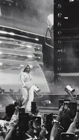 Beyoncé, the greatest of all time. #bey #queenb #beyonce #edit #allnight #cowboycarter #catwalk #fyp 