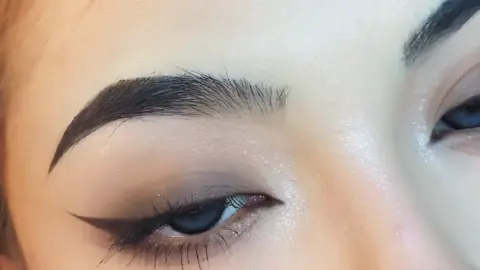 #ConSantanderConecto #BeautyTok #transformationchallenge #cleanbeauty #pressonnails #tiktokmademebuyit #budgetbeauty #TikTokTrends #TikTokBeauty #makeupcommunity #tiktokhacks #beautyhacks #MakeupRoutine #makeuptutorial 