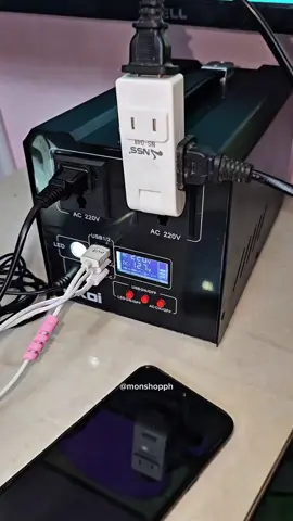 Power Station 500W/220V With 30W Solar panel Portable 288,000mAh Super Large Capacity Power Station Multi-Function Solar Generator