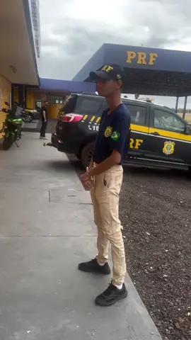 Não Foi Fácil chegar a onde eu quis chegar de Realizar o maior sonho da minha vida da minha dedicação entrar pra policia rodoviária federal eu lutei e conseguir nunca desista do seu sonho você tem sonho de ser prf corre atrás estude você também conseguirá tornar um patrulheiro prf 👮🏻‍♂️🫡 #prf #prfbrasil #políciarodoviáriafederal #prfmt #barradogarças #motivaçãoprf☠🇧🇷 @PRF_MOTIVACIONAL @PRF @prfbrasil 