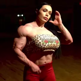 #womensbodybuilding #gym #musclemommy #athlete #workout #fbb #biceps #arizona #bignatalia