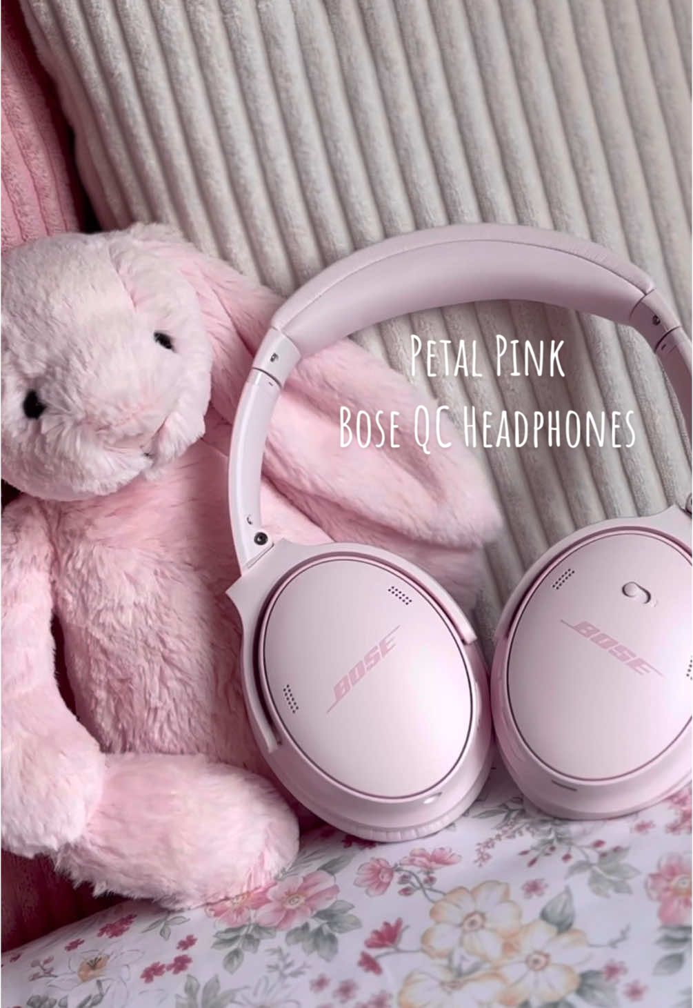 The limited edition petal pink @Bose QC headphone is just perfect 🥹💕 #BoseQuietComfort #PetalPink #pink #headphones #bose #limitededition #headphone  #PinkVibes #MusicLover #reccomendation 