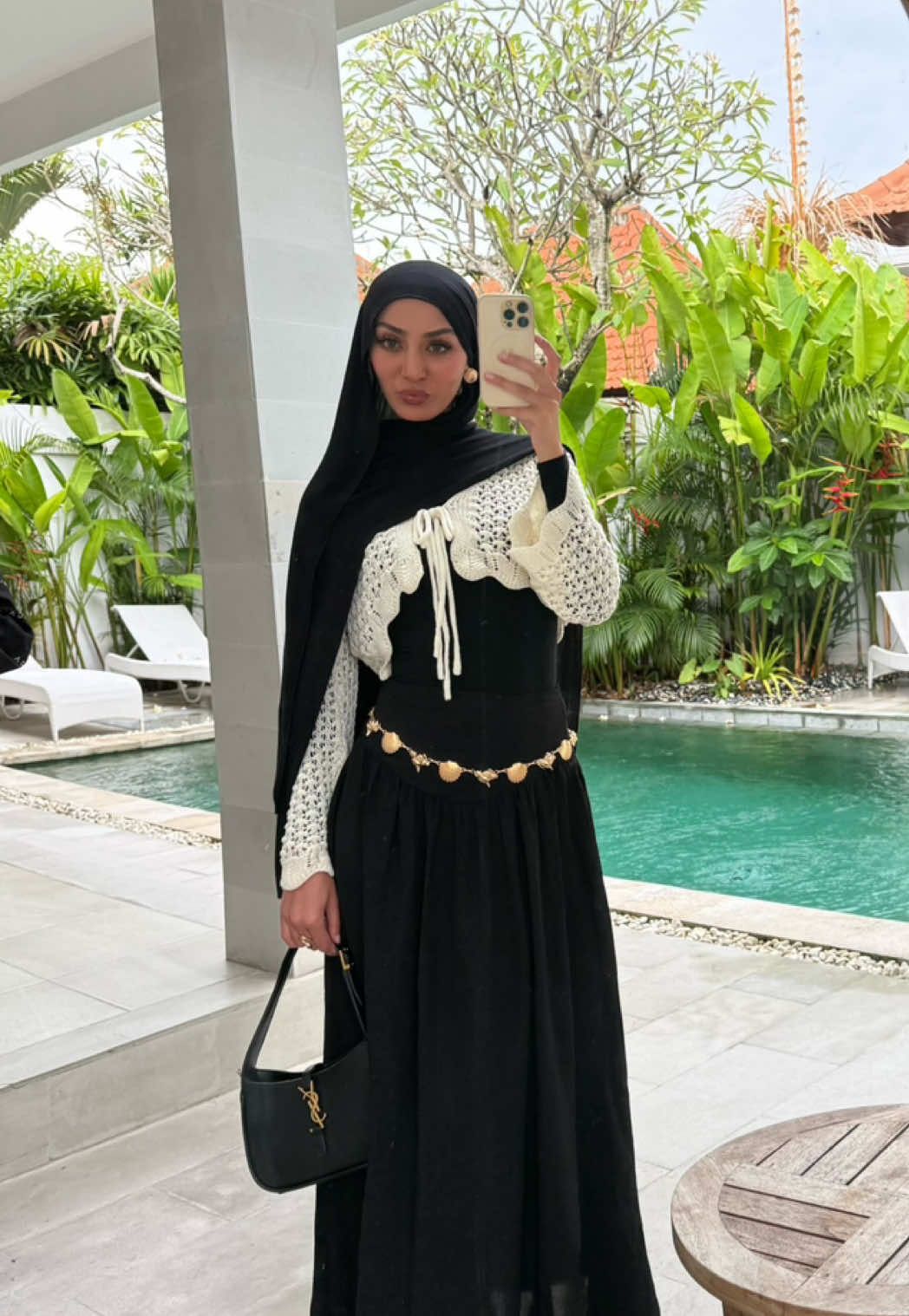 TikTok know she pretty  #OOTD #modestfashion #grwm #hijab #CapCut #fyp #style #fashion #causesheprettychallenge 