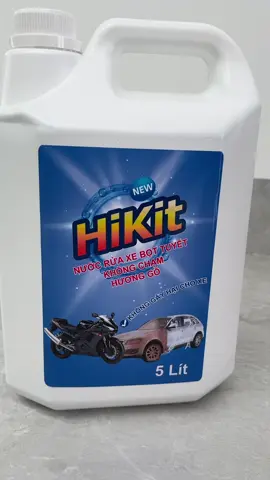 Nước rửa xe ô tô, xe máy bọt tuyết không chạm HiKit – công thức tạo bọt tuyết mịn siêu dày, tẩy sạch vết bẩn mà không cần chà mạnh. 5 tác dụng vượt trội: rửa sạch nhanh, không bạc màu, không hại lốc máy, chống bám bụi, dịu nhẹ da tay. Chứa chất bảo vệ vỏ, tạo bóng, chống xước – giúp xe luôn sáng bóng như mới. Pha 100ml với 1L nước, xịt đều, để 5 phút rồi xịt lại là sạch! #nuocruaxe #khongcham #bot_tuyet #hikitrinsefree #ruaxemay #ruaxeoto 