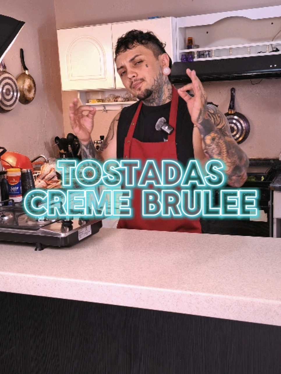 Tostadas de Creme Brulee (Ingredientes) -Rodajas de pan (sale como para 8 rodajas) -2 Cdas de queso crema -1 Cda de miel -2 Cdas de leche (de la que quieras, es pa' mezclar mejor) -1/4 de Tza de leche -1 Cda de Azucar -2 Huevos -Canela al gusto -1 cdita de vainilla -2 Cdas de Mantequila -1/2 tza de azucar (si es morena mejor) -1/4 de tza de agua (la neta aquí tanteale yo le puse poquitin más) . #cocinafacil #comidacasera #comidafacil #Receta #cremebrûlée #cremebrulee #toast #panfrances #cocinandoconeldan 