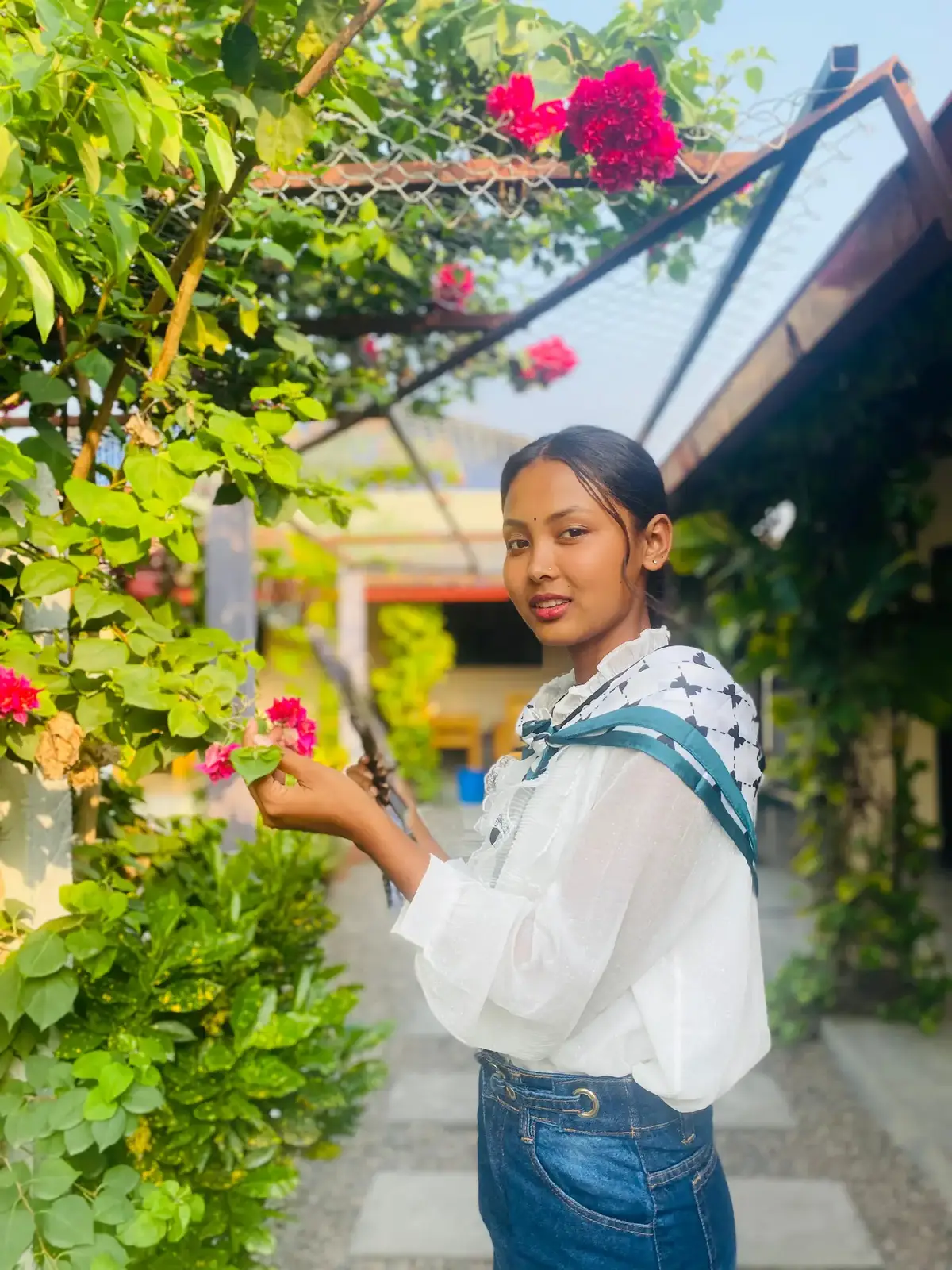 sorry haii @🧿꧁༒MŲŞĶĂÑ༒꧂💗 #YummyPalace #fypシ゚ #trending#jenisachaudhary🤍 #Chitwornii🖤🖤 #viralkarado😂 #bachaa #bhojpurisong  #nawalpurmuser 