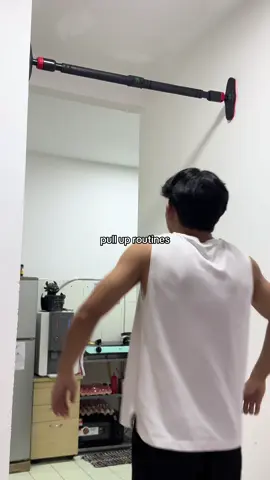 exercise that train ur upper body 💪 #fyp #foryou #relatable #pullup #gym #GymTok #gymmotivation #gymrat 