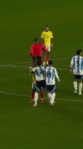 Otamendi vs Richard Rios 👀 #otamendi #fyp #richardrios #richardrios🇨🇴 #footballtiktok 