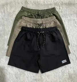 Upgrade gaya santaimu dengan shortpants distro pilihan! Klik keranjang kuning dan rasakan kenyamanannya! #shortpants #celanapendek #celanasantai #celanamurah #pakethemat #tiktokaffliate #OOTD #fyp 